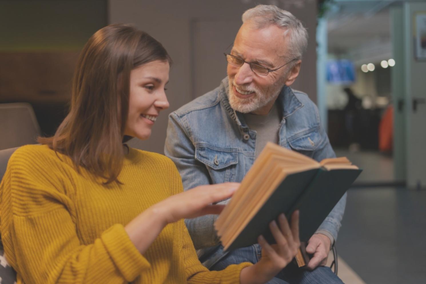 Consultation financière en face à face avec documents